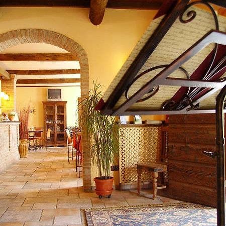 Vigarano Mainarda Hotel Antico Casale المظهر الخارجي الصورة