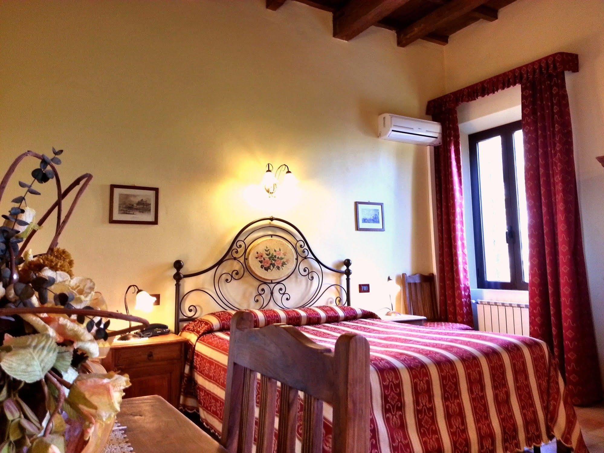Vigarano Mainarda Hotel Antico Casale المظهر الخارجي الصورة