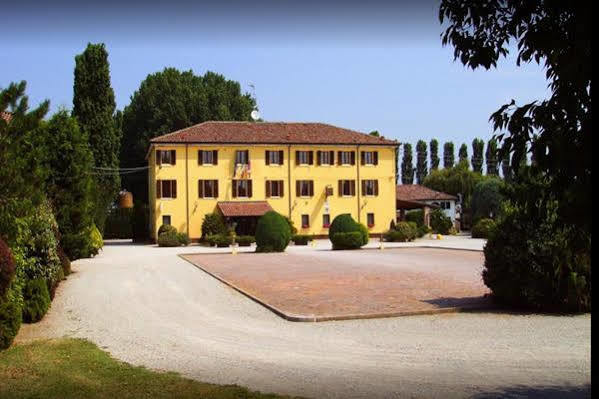 Vigarano Mainarda Hotel Antico Casale المظهر الخارجي الصورة